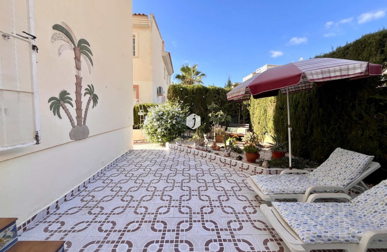 Resale - Apartment / flat -
Playa Flamenca - Costa Blanca