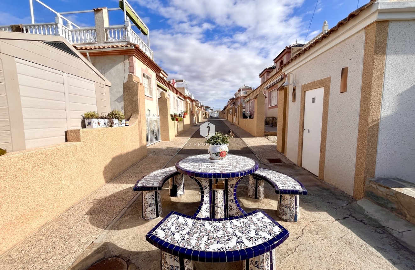 Resale - Apartment / flat -
Playa Flamenca - Costa Blanca