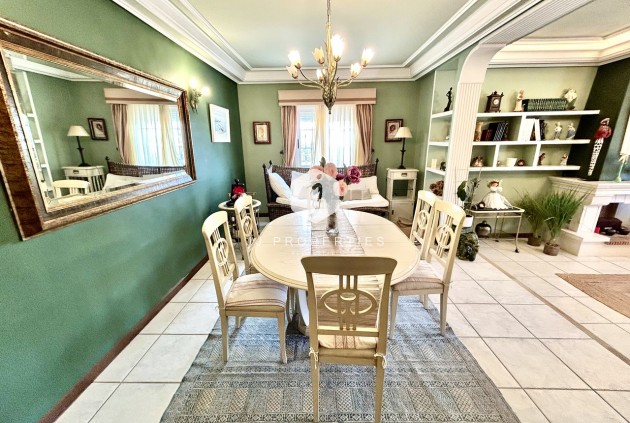 Resale - Villa -
La Mata - Costa Blanca