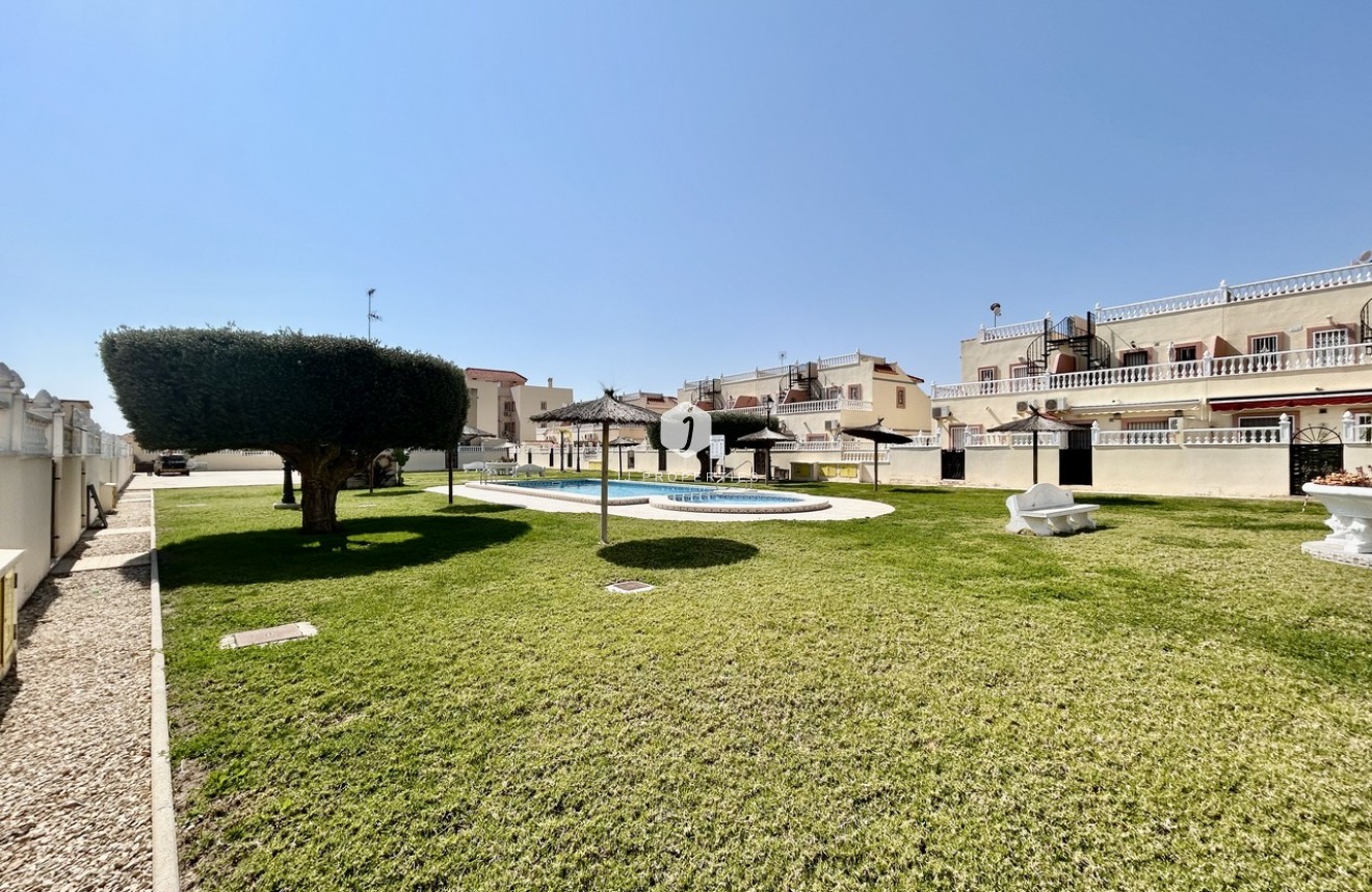 Resale - Chalet -
La Zenia - Costa Blanca