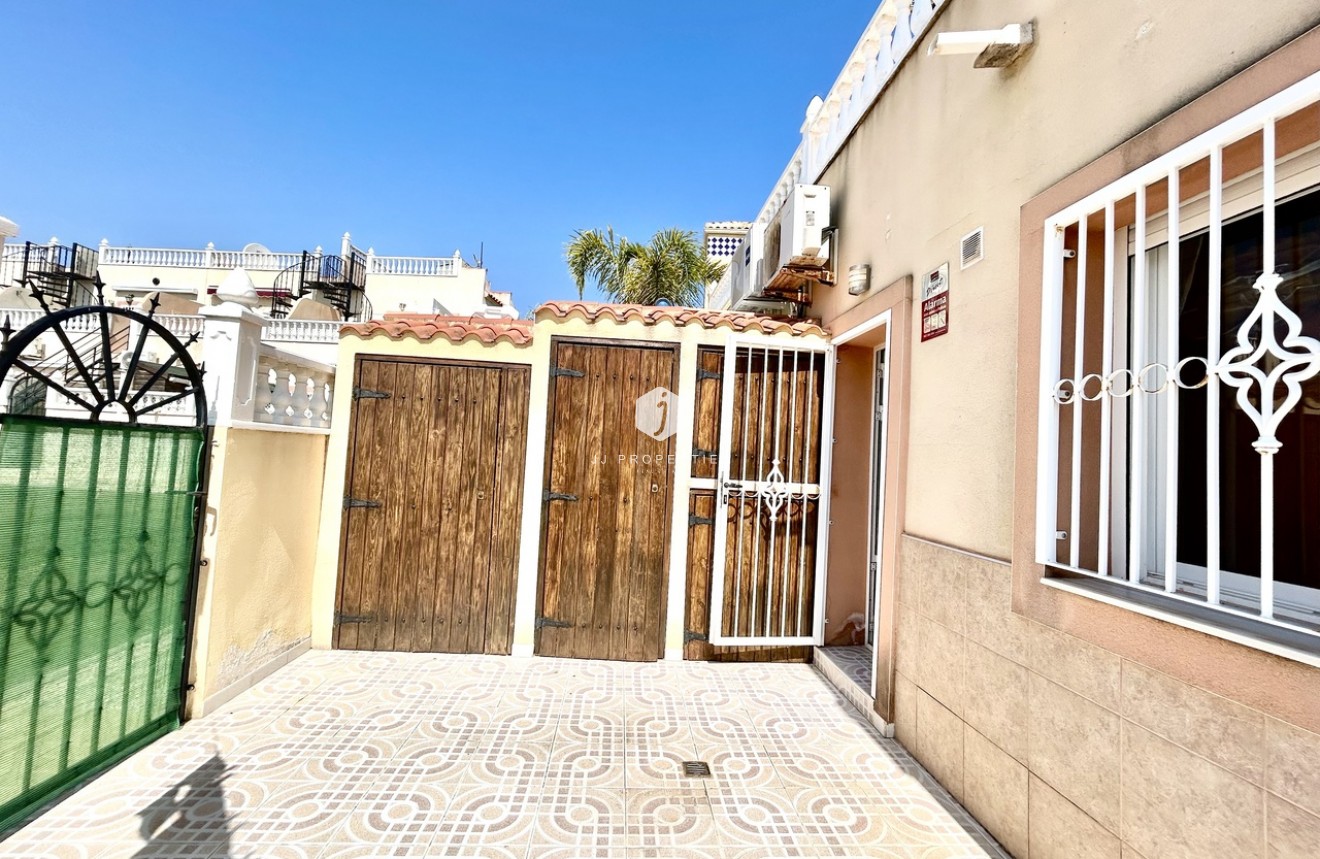 Resale - Chalet -
La Zenia - Costa Blanca