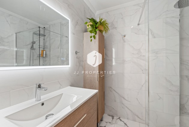 Resale - Apartment / flat -
Torrevieja - Costa Blanca