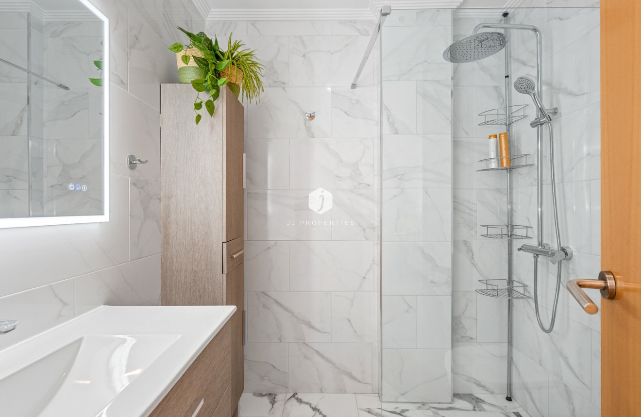 Resale - Apartment / flat -
Torrevieja - Costa Blanca