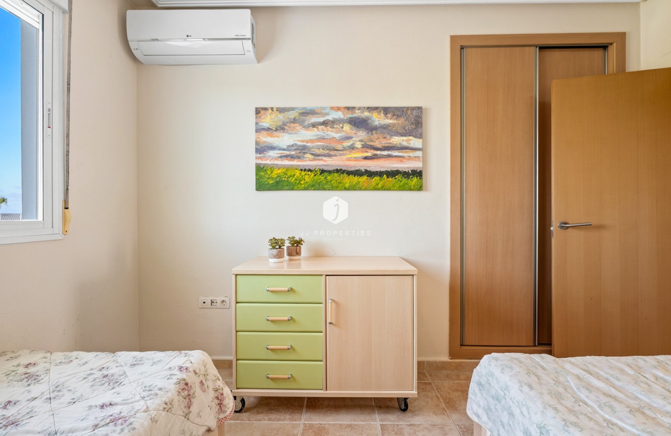 Resale - Apartment / flat -
Torrevieja - Costa Blanca