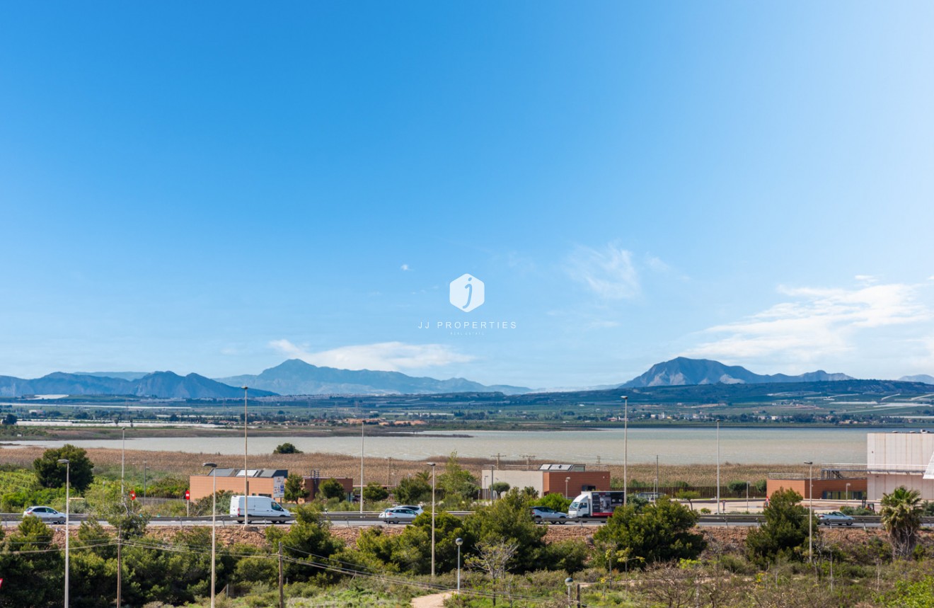 Resale - Apartment / flat -
Torrevieja - Costa Blanca