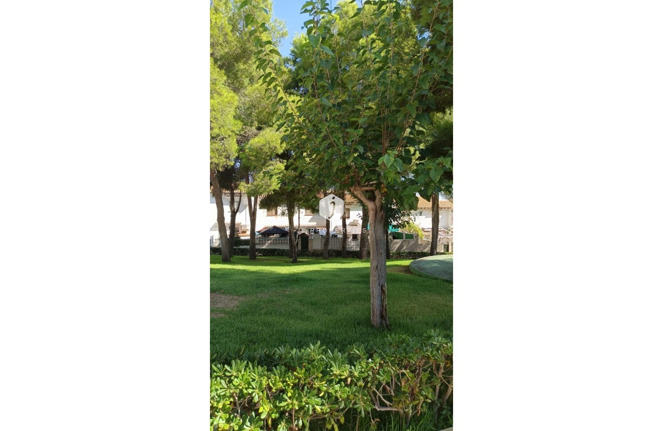 Resale - Chalet -
Torrevieja - Los Balcones