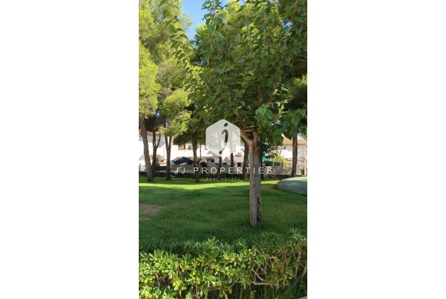 Resale - Chalet -
Torrevieja - Los Balcones