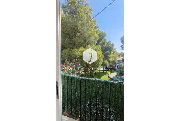 Resale - Chalet -
Torrevieja - Los Balcones