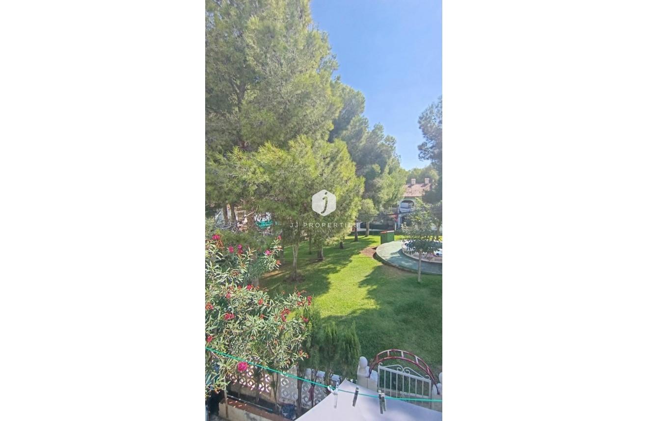 Resale - Chalet -
Torrevieja - Los Balcones