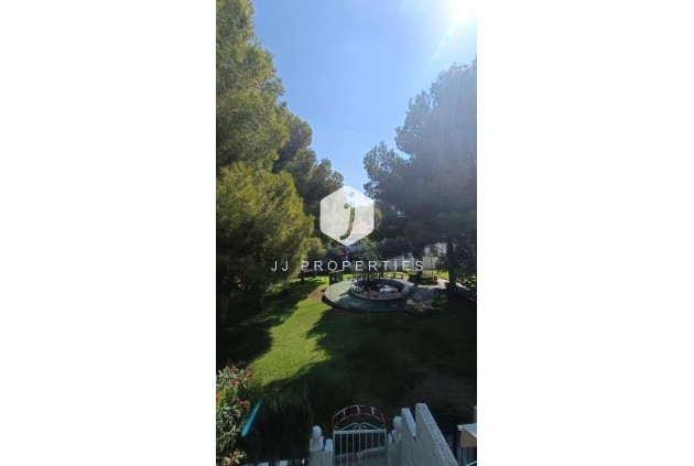 Resale - Chalet -
Torrevieja - Los Balcones