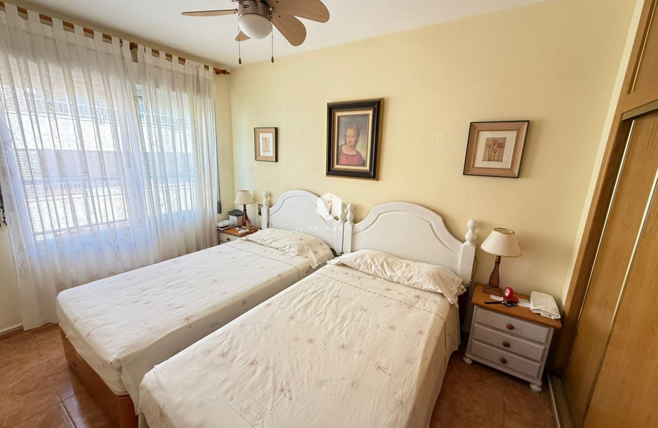 Resale - Apartment / flat -
Torrevieja - Playa del Cura