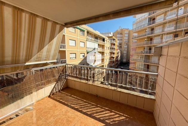 Resale - Apartment / flat -
Torrevieja - Playa del Cura