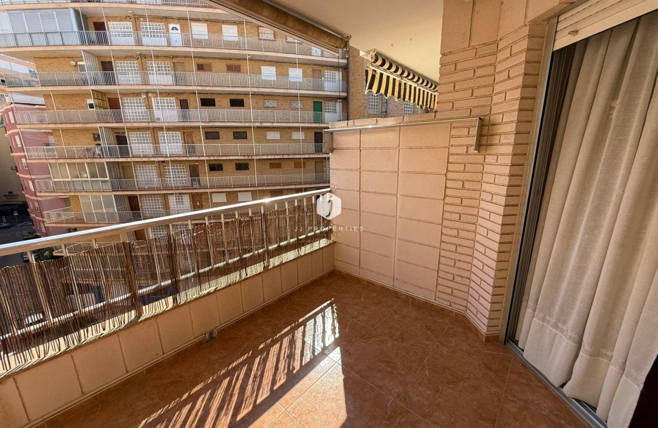Resale - Apartment / flat -
Torrevieja - Playa del Cura
