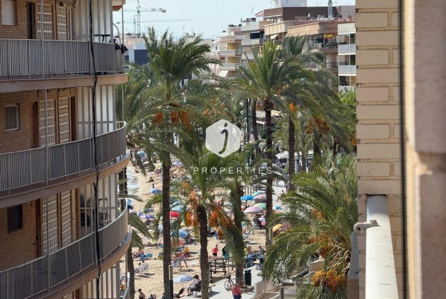 Resale - Apartment / flat -
Torrevieja - Playa del Cura