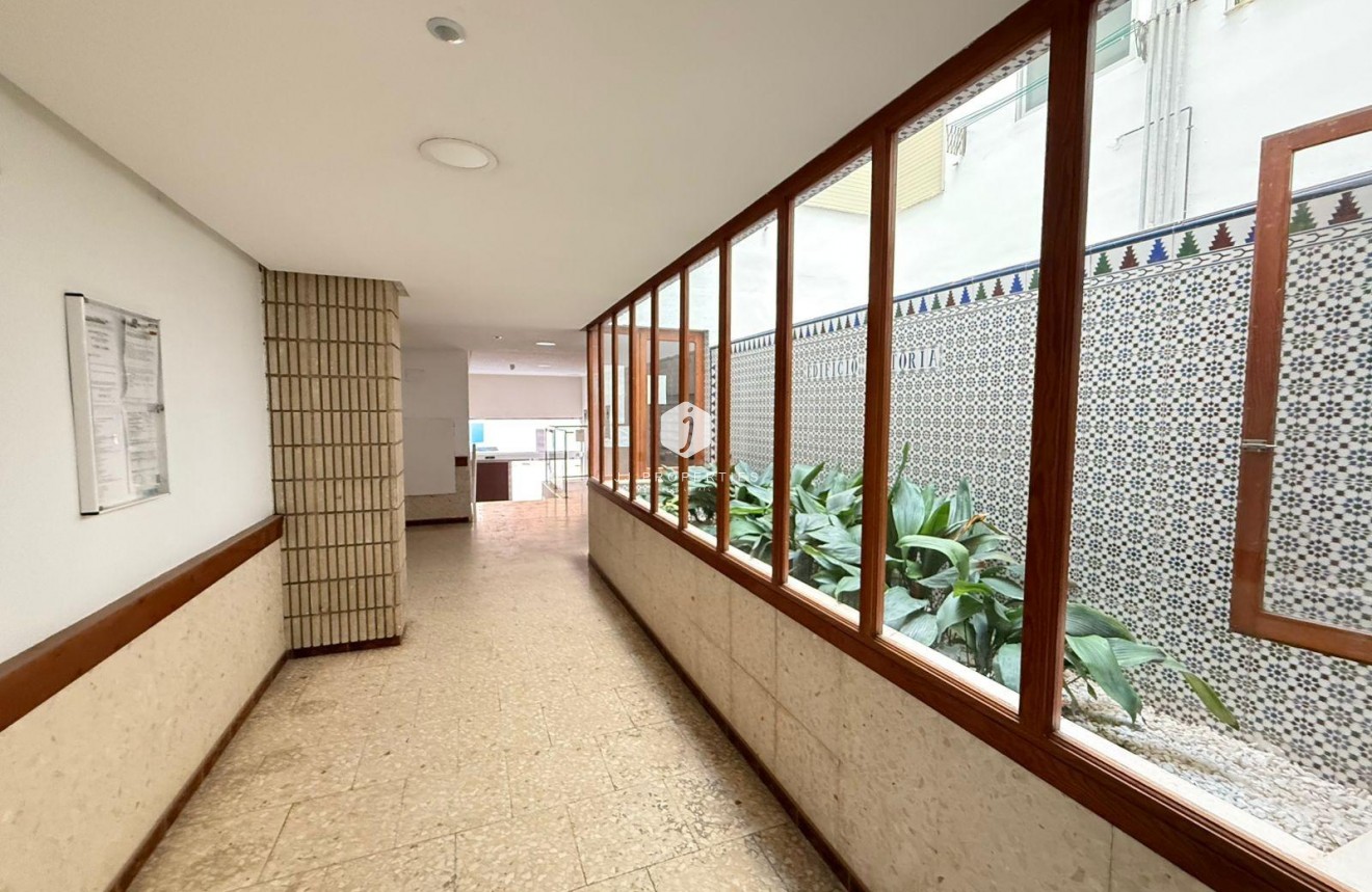 Resale - Apartment / flat -
Torrevieja - Playa del Cura