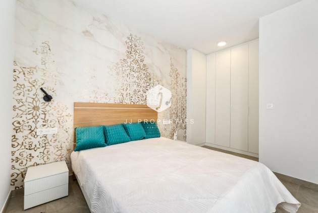 Resale - Apartment / flat -
Torrevieja - Playa del Cura