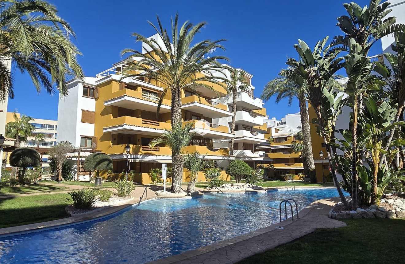 Resale - Apartment / flat -
Punta Prima - Costa Blanca