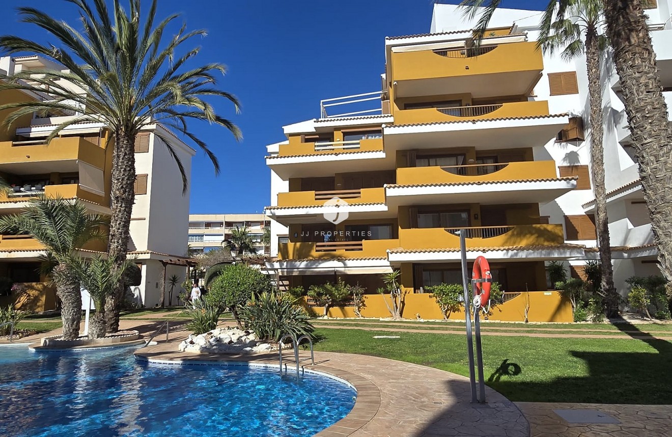 Resale - Apartment / flat -
Punta Prima - Costa Blanca
