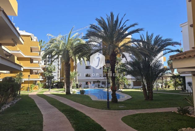 Resale - Apartment / flat -
Punta Prima - Costa Blanca
