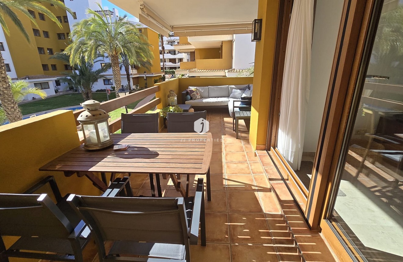 Resale - Apartment / flat -
Punta Prima - Costa Blanca