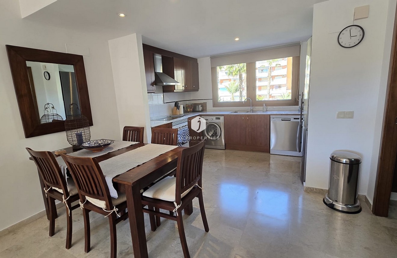 Resale - Apartment / flat -
Punta Prima - Costa Blanca