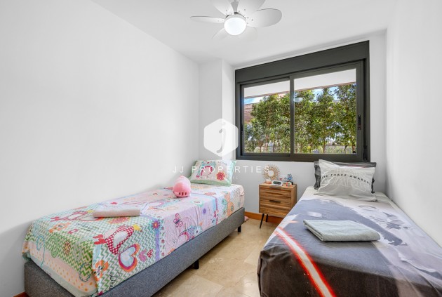 Resale - Apartment / flat -
Campoamor - Costa Blanca