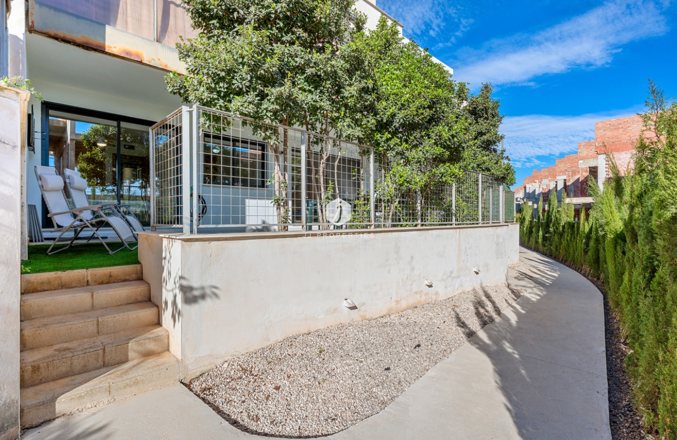 Resale - Apartment / flat -
Campoamor - Costa Blanca