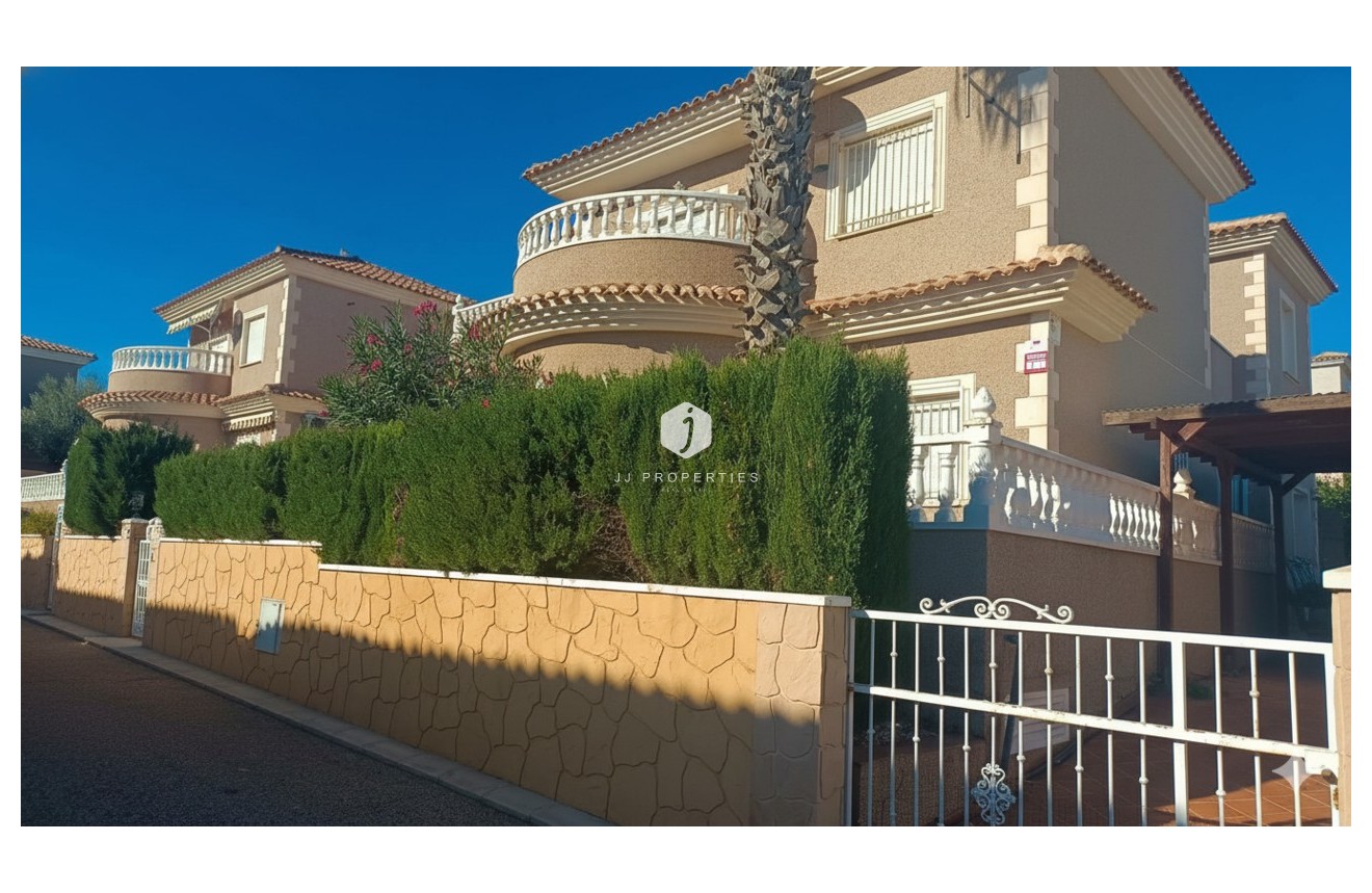 Resale - Villa -
Los Altos - Costa Blanca