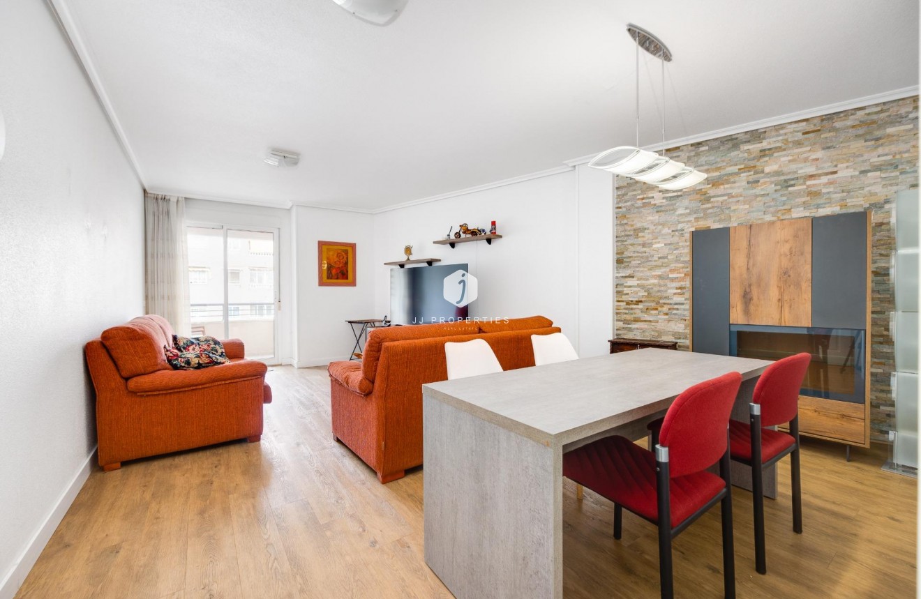 Aus zweiter Hand - Wohnung -
Torrevieja - Centro