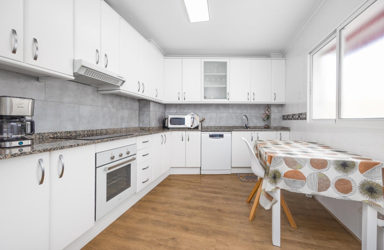 Aus zweiter Hand - Wohnung -
Torrevieja - Centro