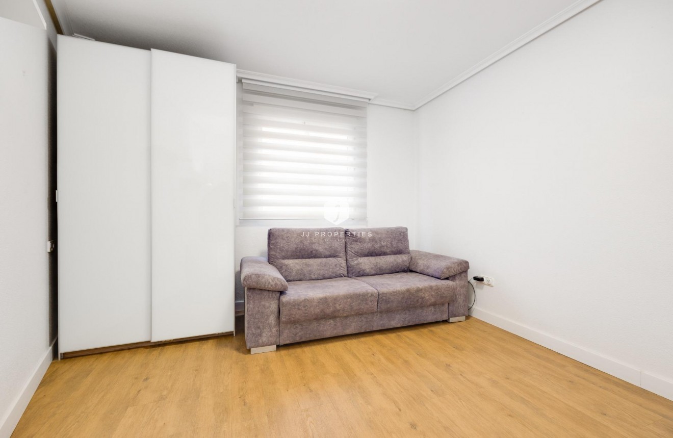 Aus zweiter Hand - Wohnung -
Torrevieja - Centro