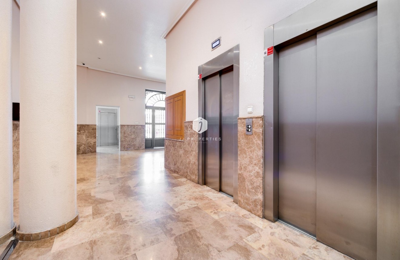 Aus zweiter Hand - Wohnung -
Torrevieja - Centro