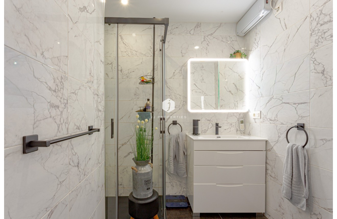 D'occasion - Villa -
Orihuela Costa - Costa Blanca