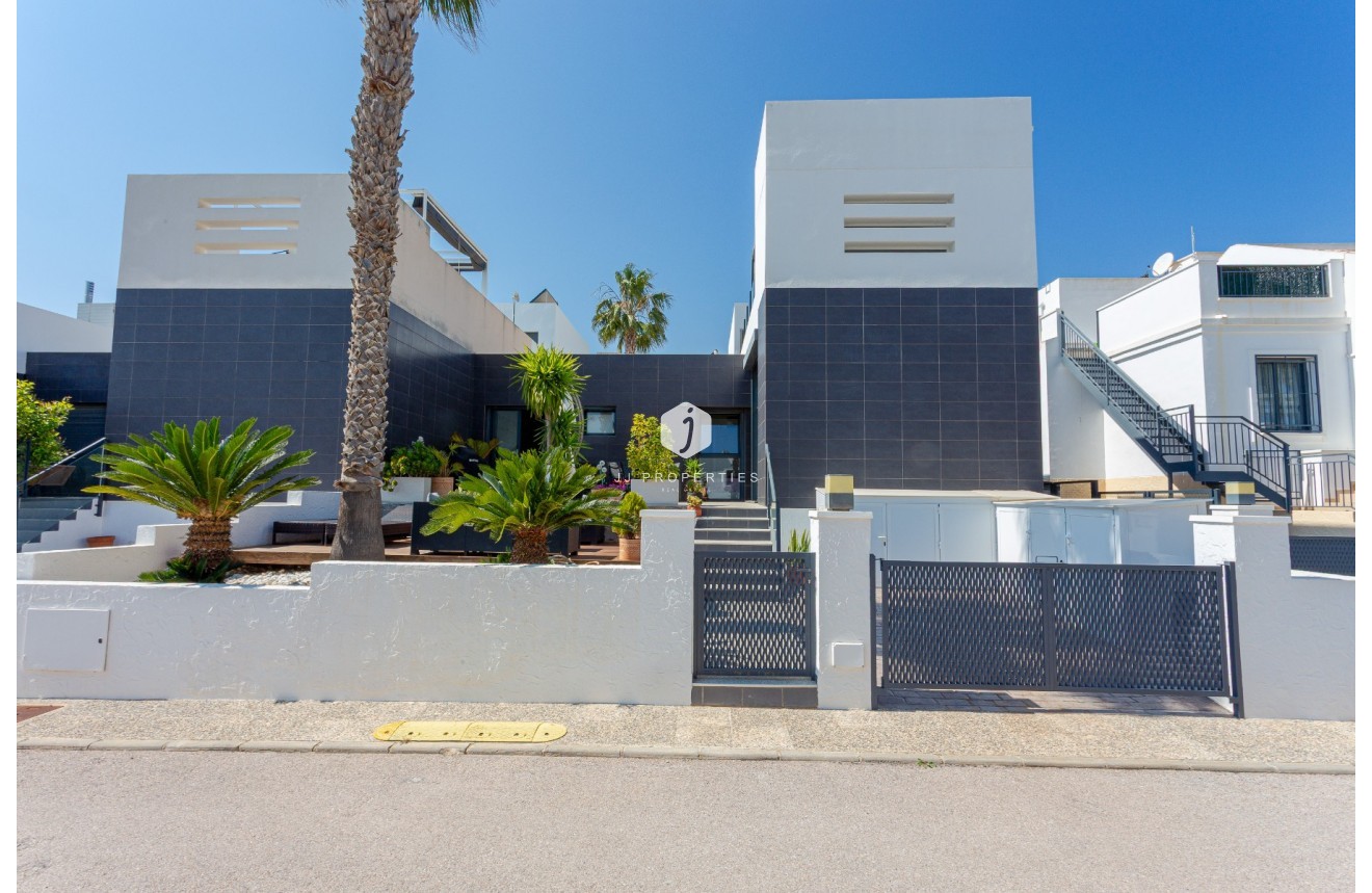 D'occasion - Villa -
Orihuela Costa - Costa Blanca