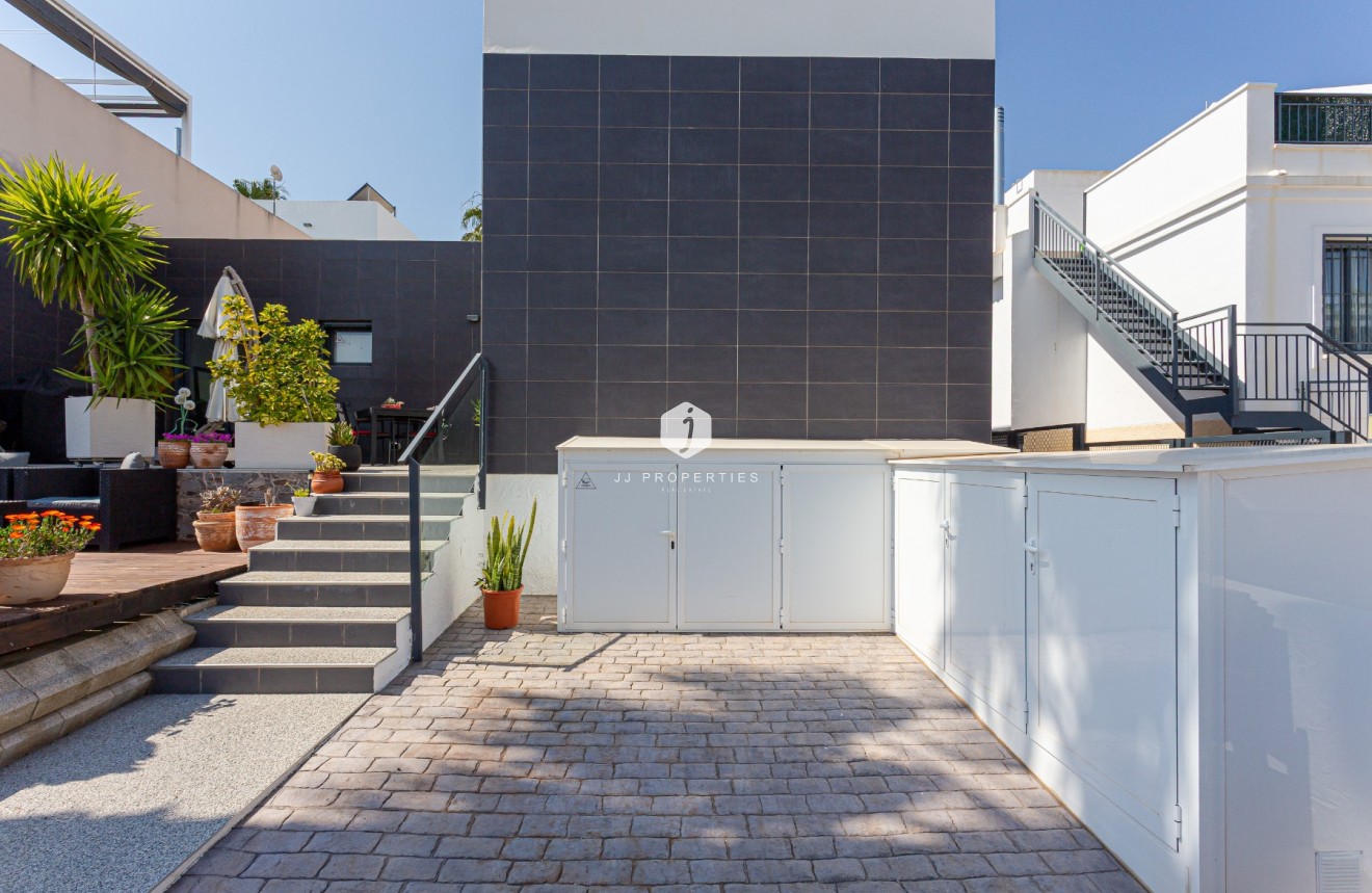 D'occasion - Villa -
Orihuela Costa - Costa Blanca