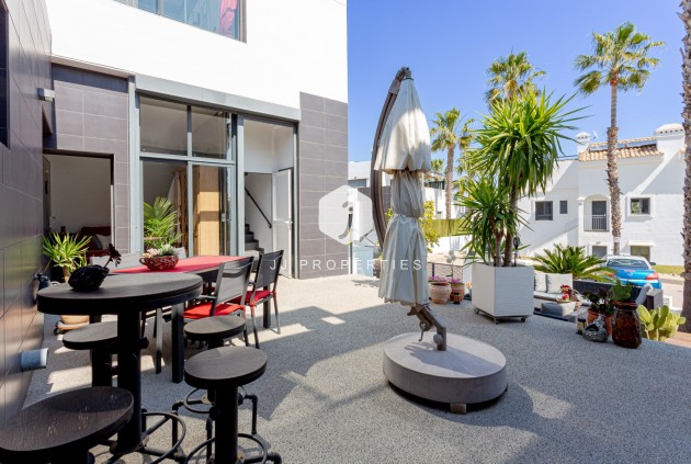 D'occasion - Villa -
Orihuela Costa - Costa Blanca