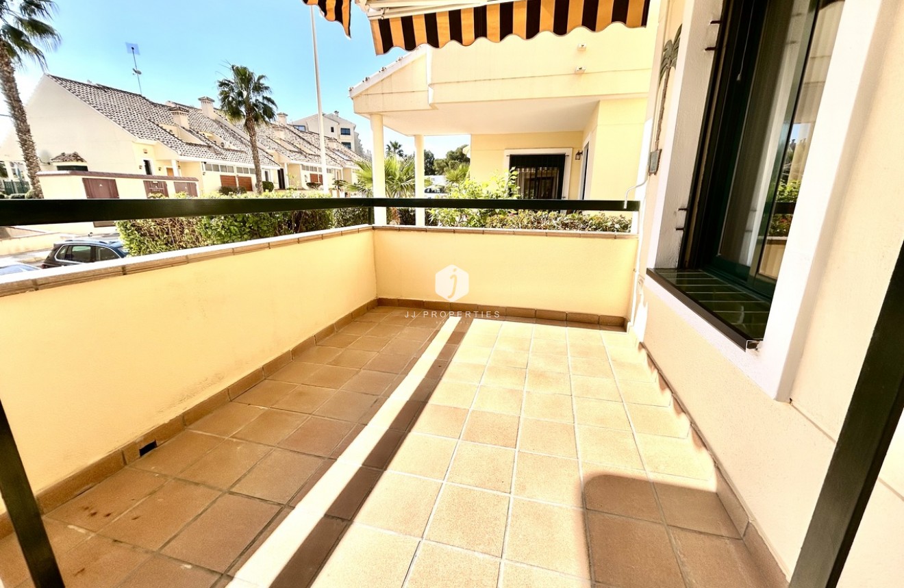 Resale - Apartment / flat -
Campoamor - Costa Blanca