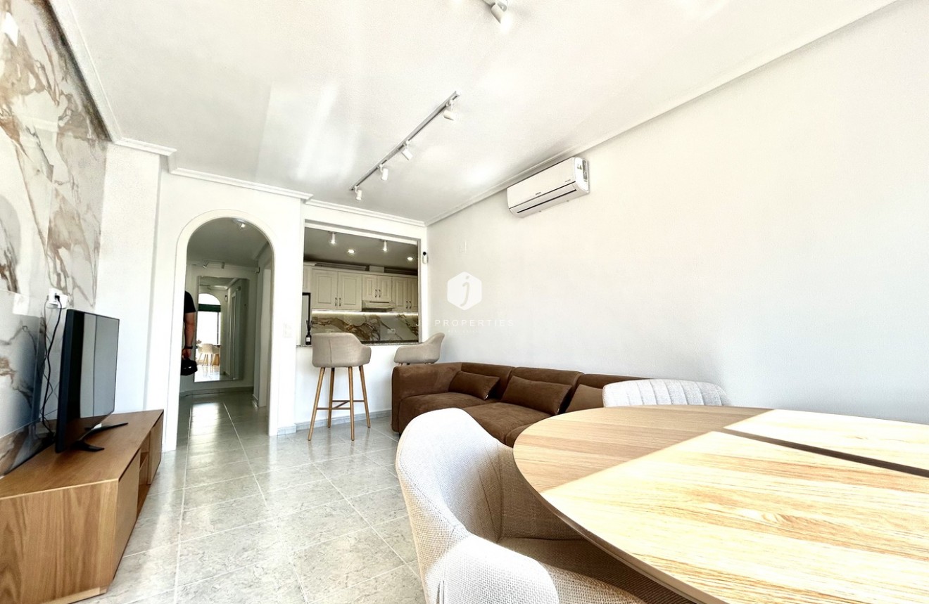 Resale - Apartment / flat -
Campoamor - Costa Blanca