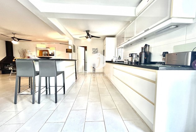 D'occasion - Villa -
Catral - Costa Blanca