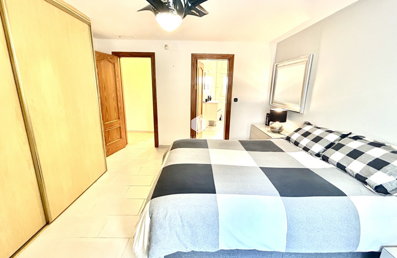 D'occasion - Villa -
Catral - Costa Blanca