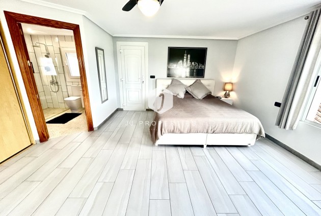 D'occasion - Villa -
Catral - Costa Blanca