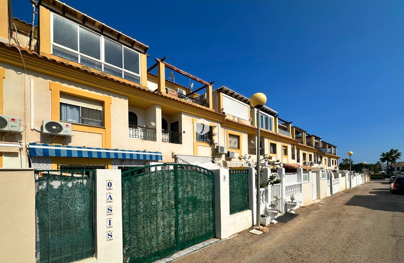 Resale - Chalet -
Orihuela Costa - Costa Blanca