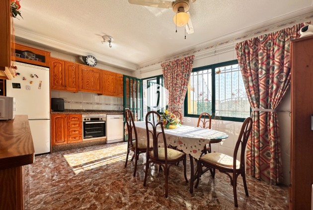 Resale - Chalet -
Orihuela Costa - Costa Blanca