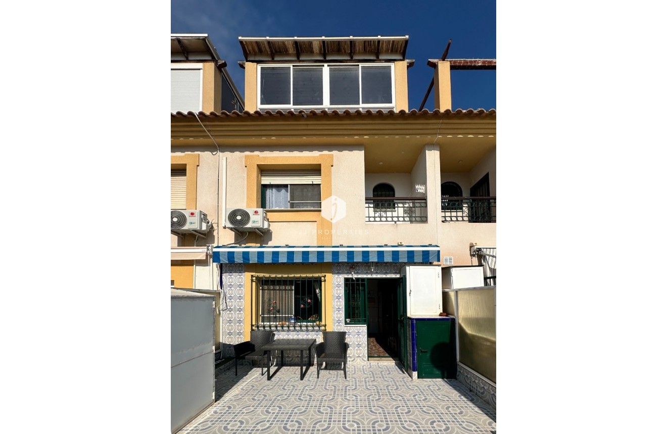 Resale - Chalet -
Orihuela Costa - Costa Blanca