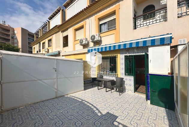 Resale - Chalet -
Orihuela Costa - Costa Blanca