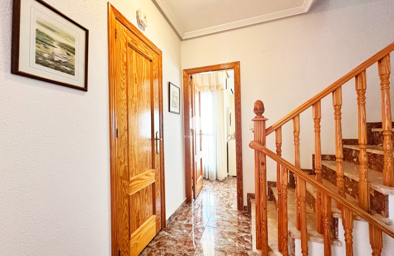 Resale - Chalet -
Orihuela Costa - Costa Blanca