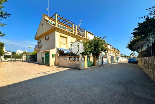 Resale - Chalet -
Orihuela Costa - Costa Blanca