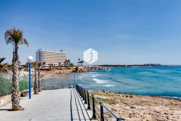 Resale - Chalet -
Orihuela Costa - Costa Blanca