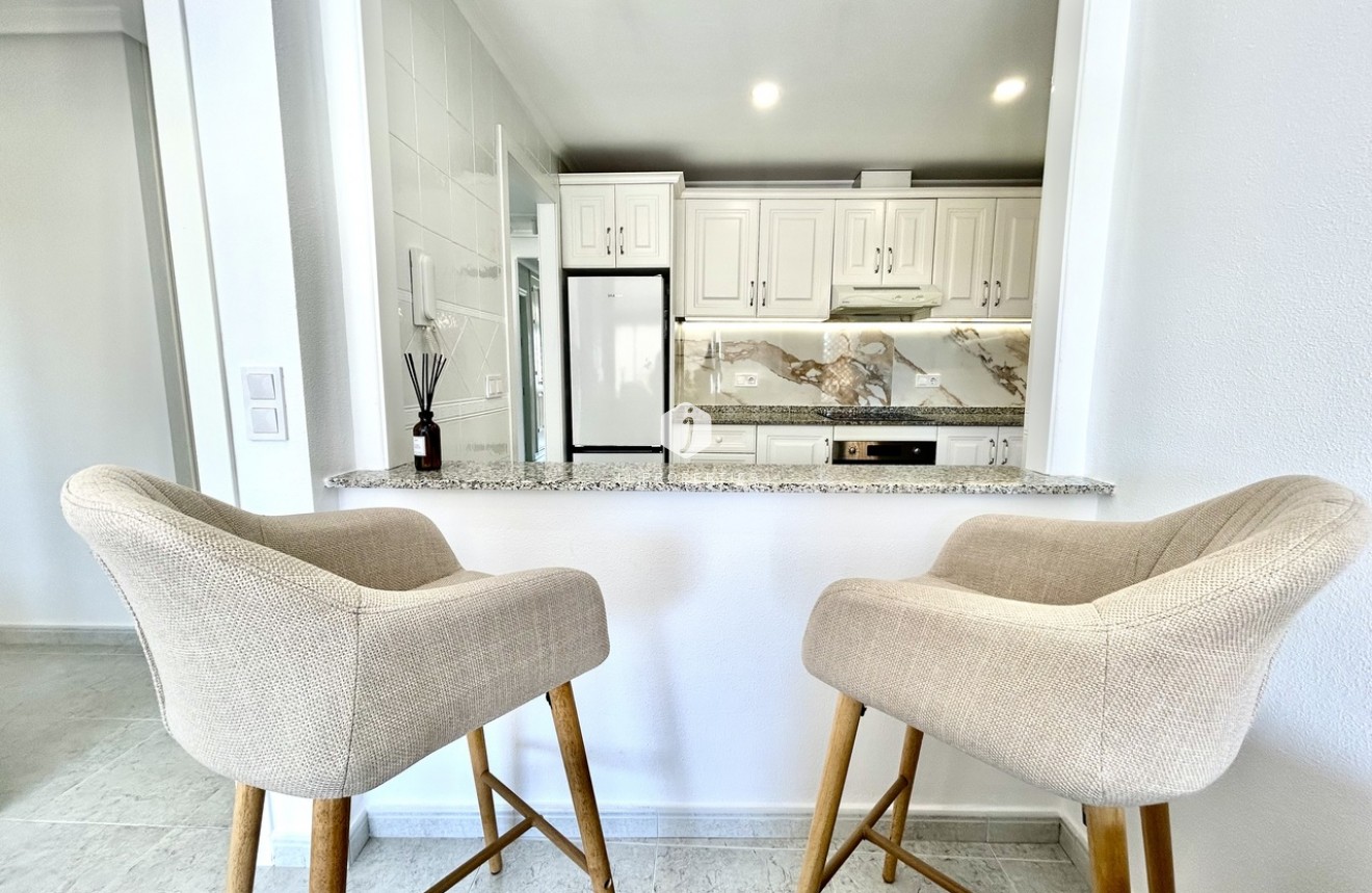 Z drugiej ręki - Mieszkanie w bloku -
Campoamor - Costa Blanca