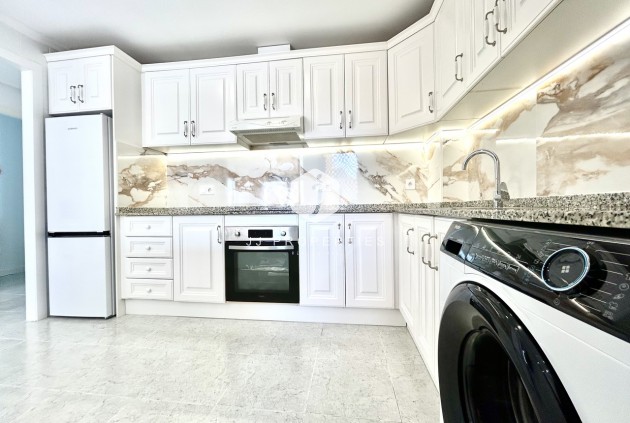 Z drugiej ręki - Mieszkanie w bloku -
Campoamor - Costa Blanca